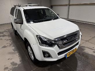 Isuzu D-Max 1.9d 120kW Automaat Extended Cab X-Country picture 17