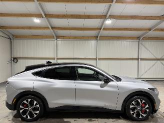 Auto incidentate Ford Mustang Mach-e 75kWh 198kW AWD 2021/12