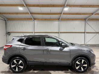 skadebil auto Nissan Qashqai 1.2 85kW Automaat Pano N-Connecta 2016/11