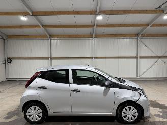 uszkodzony samochody osobowe Toyota Aygo 1.0VVT-i 53kW X 2020/1
