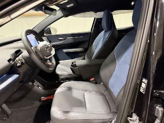 Volvo EX30 69kWh Extended Range Plus 200kW Single Motor picture 40