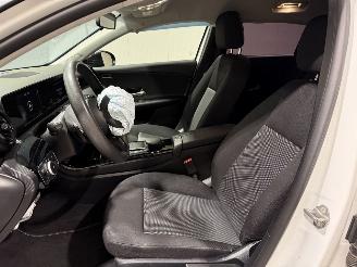 Mercedes A-klasse 200 120kW Automaat Premium Plus picture 26