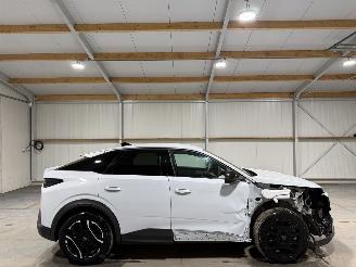 Damaged car Peugeot e-3008 73kWh 157kW Allure Avantage 2025/1