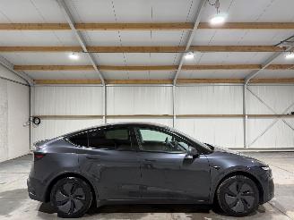 Damaged car Tesla Model Y 58kWh 188kW RWD 2025/6