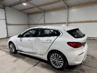 BMW 1-serie 118i 100kW Automaat High Executive picture 11