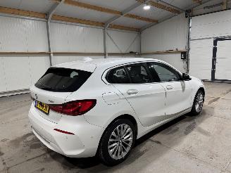 BMW 1-serie 118i 100kW Automaat High Executive picture 5