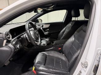 Mercedes A-klasse 200 120kW Automaat Pano Premium Plus picture 32