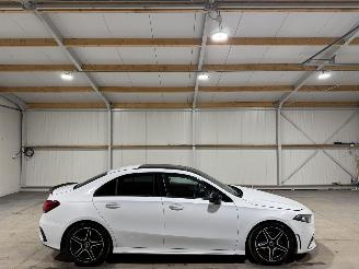 skadebil auto Mercedes A-klasse 200 120kW Automaat Pano Premium Plus 2019/10