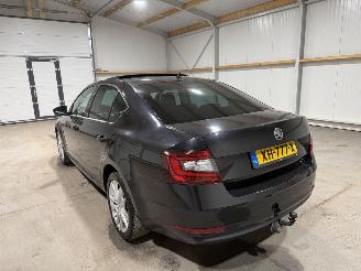 Skoda Octavia 1.0TSI 85kW Automaat  Style Business Panoramadak picture 12