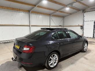 Skoda Octavia 1.0TSI 85kW Automaat  Style Business Panoramadak picture 5