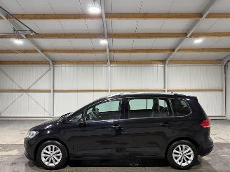 Volkswagen Touran 1.6TDI 81kW 7p Automaat SCR Connected Series 7 Persoons picture 8