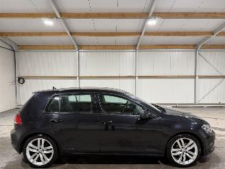 Vaurioauto  passenger cars Volkswagen Golf 1.4TSI 103kW Automaat ACT Highline 2013/7