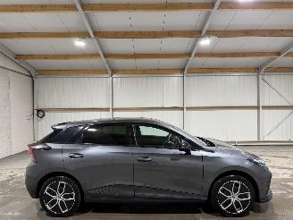 skadebil auto MG MG4 77kWh Extended Range 180kW Trophy 2023/12