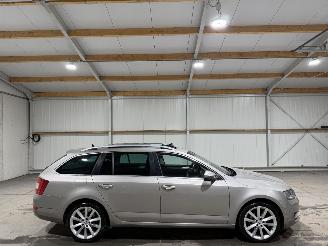 krockskadad bil auto Skoda Octavia 1.4TSI Greentech 103kW Automaat Pano Elegance BusinessLine 2014/1