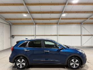 skadebil auto Kia Niro 1.6GDI 77kW Automaat Hybrid Businessline 2017/4