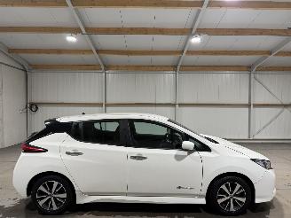 Damaged car Nissan Leaf 40kWh 110kW Clima Camera Acenta 2018/11