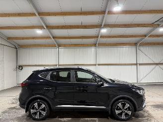 Voiture accidenté MG ZS 45kWh 105kW Pano Leder Luxury 2020/7