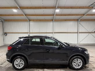 Damaged car Volkswagen T-Roc 1.5TSI 110kW Automaat Style Business 2021/8