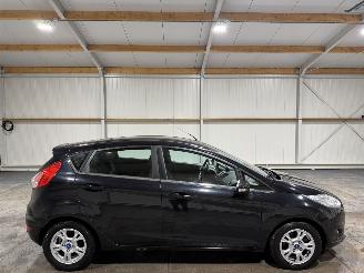 skadebil auto Ford Fiesta 1.6 TDCI LEASE TITANIUM 2013/5