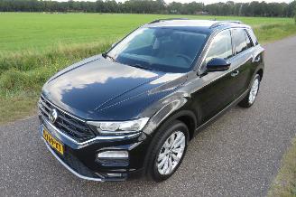 Volkswagen T-Roc 1.0 TSi  116pk Sport 77.000km nap  Camera Navigatie [ parkeerschade  nieuwstaat picture 16