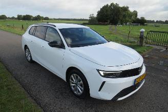 krockskadad bil auto Opel Astra SPORTS TOURER 1.2 Turbo Edition 110pk 2025  27.000km nap Camera Navi Stoelverwarming vol optie 2025/2