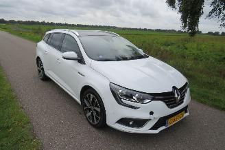 krockskadad bil auto Renault Mégane 1.3 116pk  TCe Bose Navigatie Sport stoelen  186.000km nap Leer Sport [  2020 2020/3