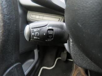 Peugeot 208 1.2 VTI 5drs Active Airco Navie   2013  Active Style picture 6