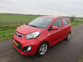 Auto incidentate Kia Picanto 1.0 CVVT ISG 69pk 170.000km 5Drs  Airco   2013 2013/9