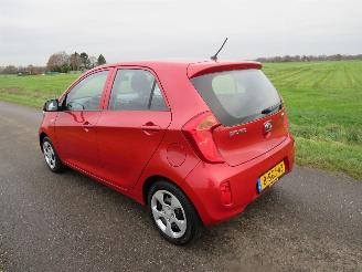 krockskadad bil auto Kia Picanto 1.0 CVVT ISG 69pk 170.000km 5Drs  Airco   2013 2013/9