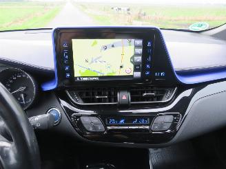 Toyota CH-R 1.8 Automaat  Hybride /Benzine Elektriciteit Bi Tone  Euro 6  2017 Topstaat picture 21