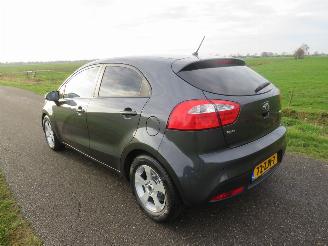 Unfallwagen Kia Rio Kia Rio 1.2 CVVT Design Edition 86pk Navigatie Airco  2013 5drs 2013/8