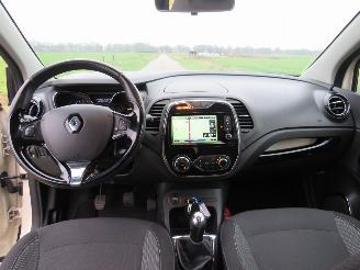 Renault Captur 0.9 TCe 90pk 93.000km Navigatie Airco Dynamique 2016 picture 2