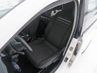 Volkswagen Up! 1.0 High Up  5drs Airco Navigatie 08-2014 Parkeerschade Bumper voor picture 4