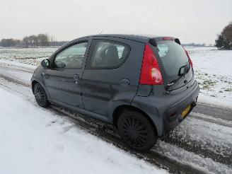 Peugeot 107 1.0 12v  89.000km  100% Orgineel 5drs Airco  [ nieuwstaat  2009 picture 11