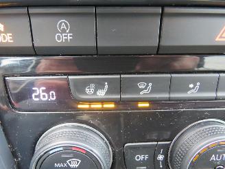 Volkswagen T-Roc 1.5 TSi Sport 150pk 2018 Parkeerschade [ Camera Navigatie Clima stoel stuur verwarring picture 14