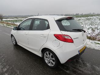 Auto incidentate Mazda 2 1.3  GT M Line Benzine/ Lpg  2011-09  Parkeerschade 2011/9