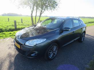 Schadeauto Renault Mégane 1.6 102pk Expression Navigatie Airco  parkeerschade 2011/2