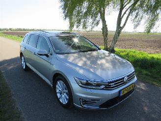 uszkodzony samochody osobowe Volkswagen Passat 1.4 TSI GTE 156 pk Aut  Hybride Benzine Electrich  Connected Series Plus[ nieuw nieuw staat 2016/11