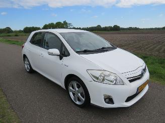 Schadeauto Toyota Auris 1.8 Automaat  Full Hybrid Elektrisch benzine 170.000km camera navigatie  airco 2010/11