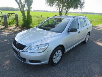 Avarii autoturisme Skoda Octavia 14 TSI 109.000KM Airco 2010 parkeerschade 2010/4