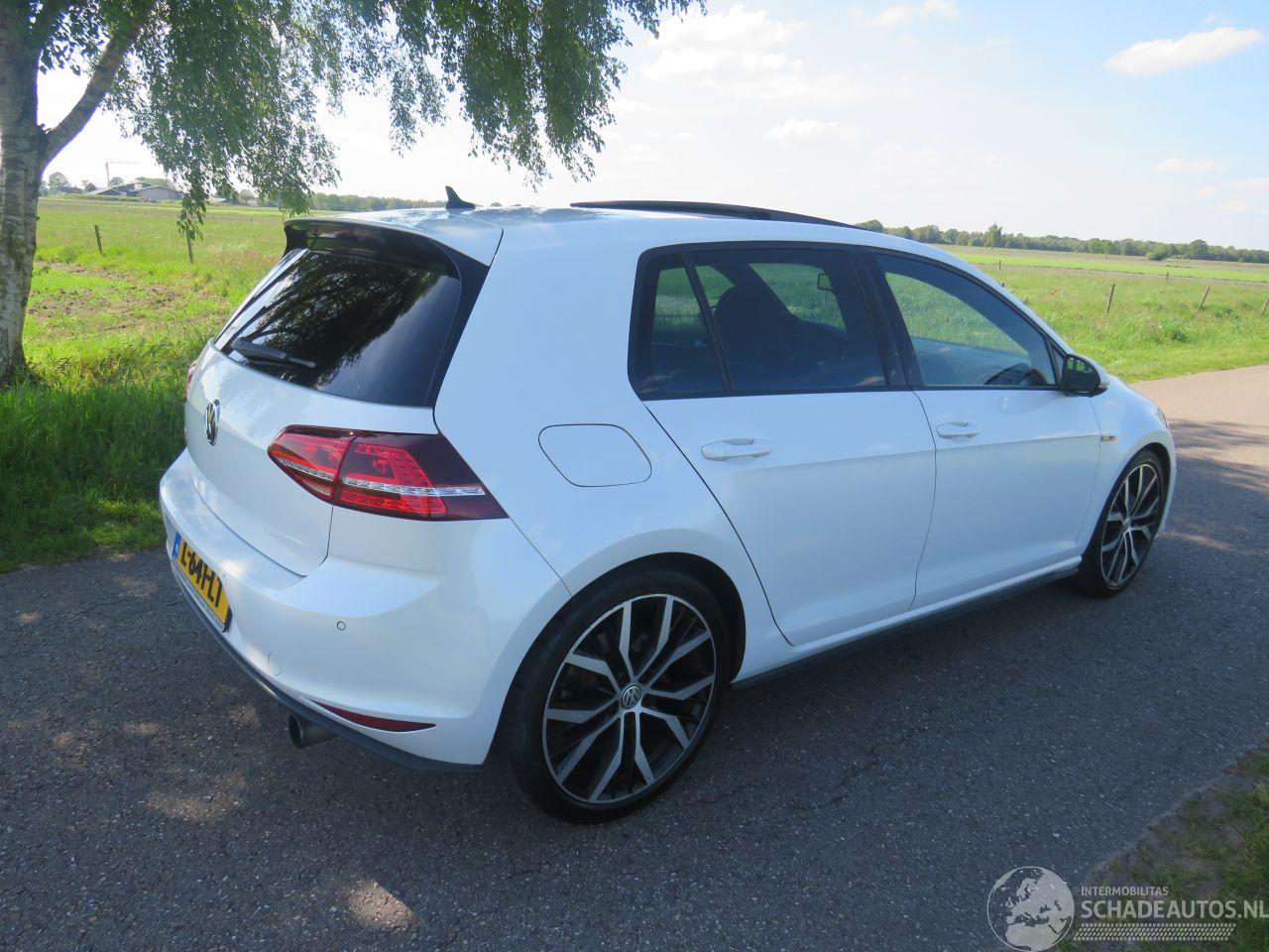 Volkswagen Golf GTI 20 TSi 5drs 220pk Automaat  190.000  Camera Navigatie Leer 2013-11