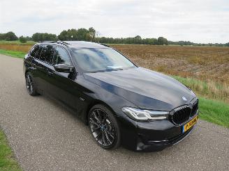 Damaged car BMW 5-serie 520 e Automaat  Business Edition Plus [ nieuwste type Hybrid Elektriciteit 2022 vol optie 2022/9