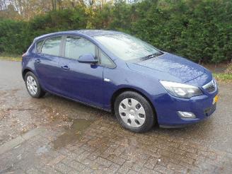 uszkodzony samochody osobowe Opel Astra ASTRA 1.7 CDTI BNS.ED 2012/2