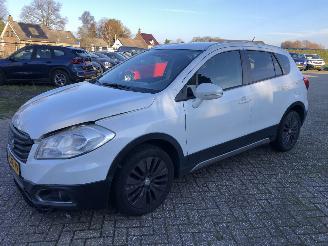 damaged passenger cars Suzuki SX4 SX4 S-Cross 1.6 Exclusive 2013/12