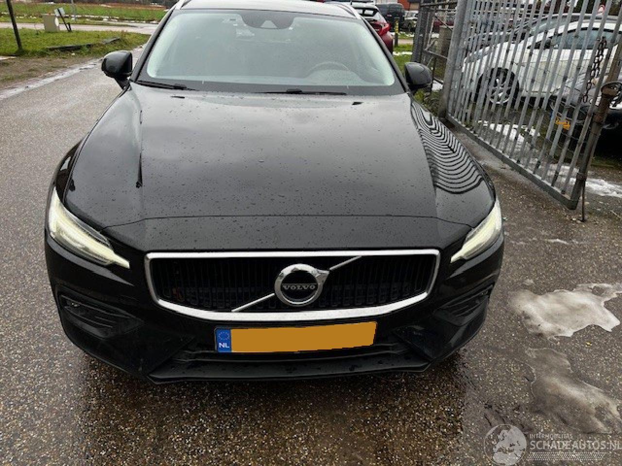 Volvo V-60 2.0 d3 momentum