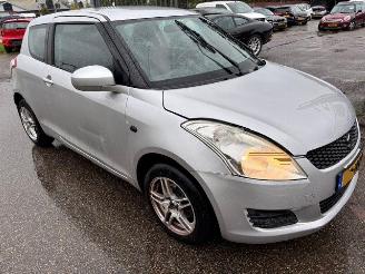 krockskadad bil auto Suzuki Swift 1.2 comfort 2013/1