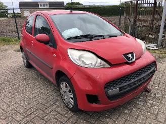 uszkodzony samochody osobowe Peugeot 107 107 1.0-12V XS 2011/4