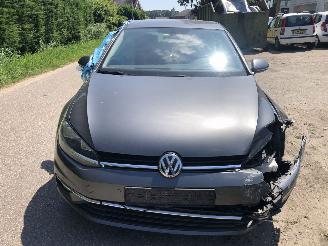 Damaged car Volkswagen Golf Golf 1.0 TSI Comfortline 2019/2