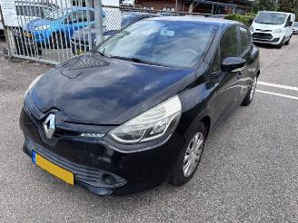 Unfallwagen Renault Clio 1.2 collection 2013/8