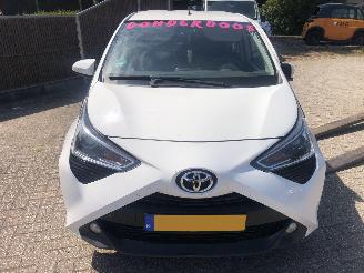 Vaurioauto  passenger cars Toyota Aygo Aygo 1.0 VVT-i x-joy 2021/3